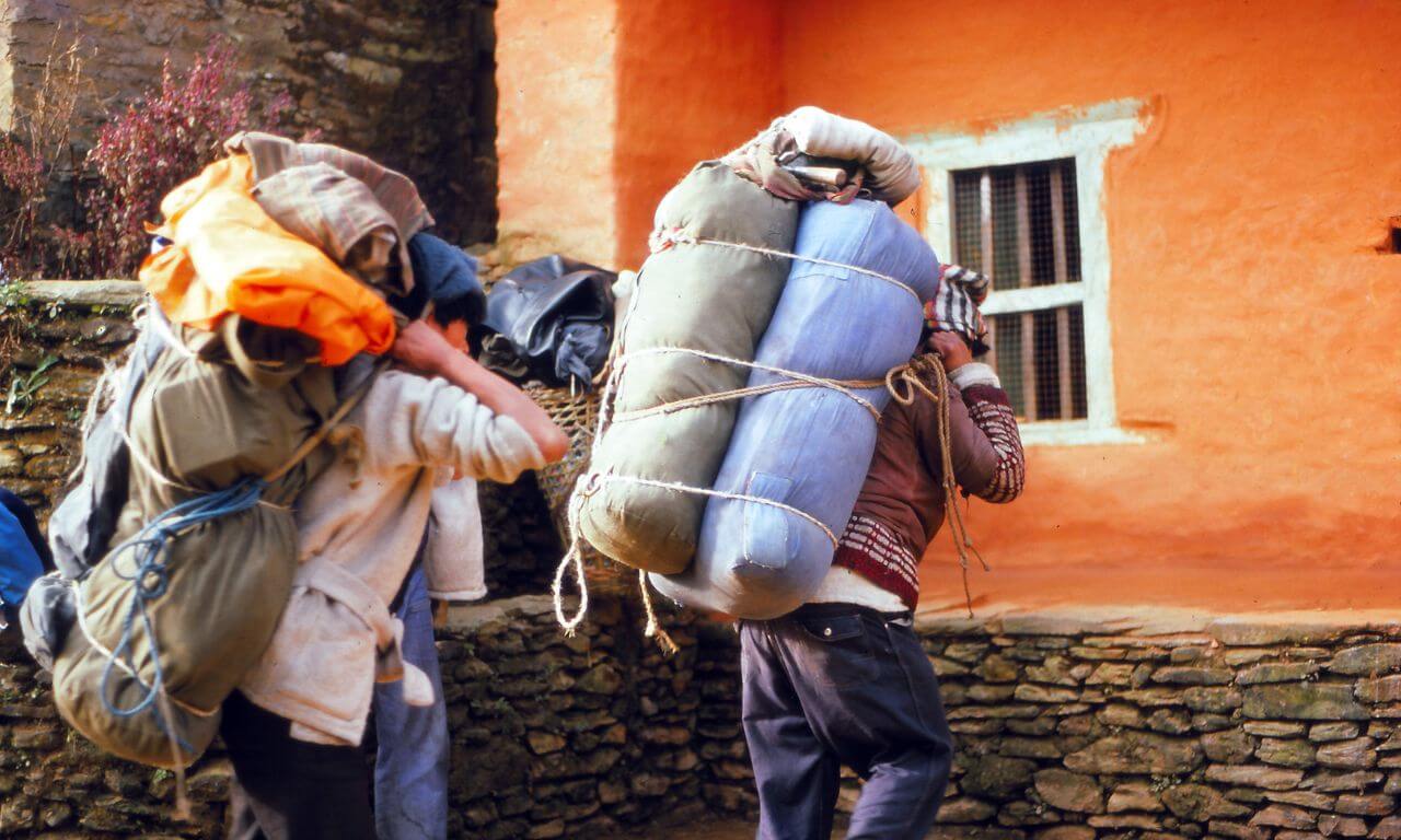 Nepal_Sherpa_Sole_e_la_mezza_luna