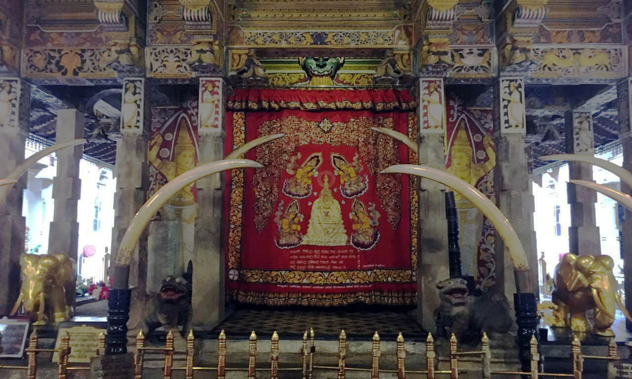 Sri_Lanka_Kandy_Tempio_Antichi_sentieri