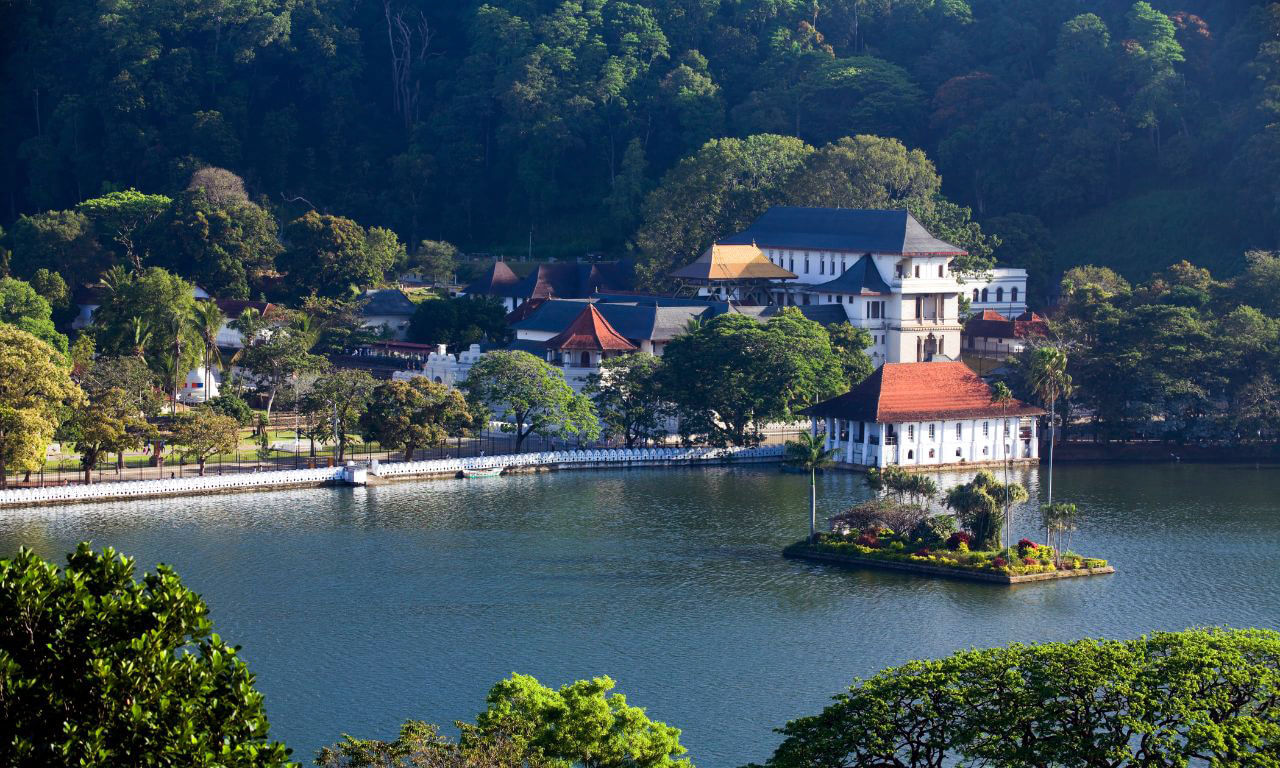 Sri_Lanka_Kandy_Tempio_Antichi_sentieri