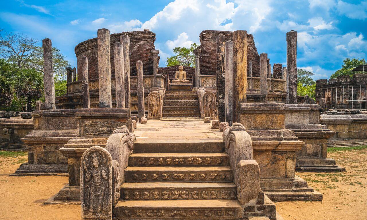 Sri_Lanka_Polonnaruwa02_Antichi_sentieri