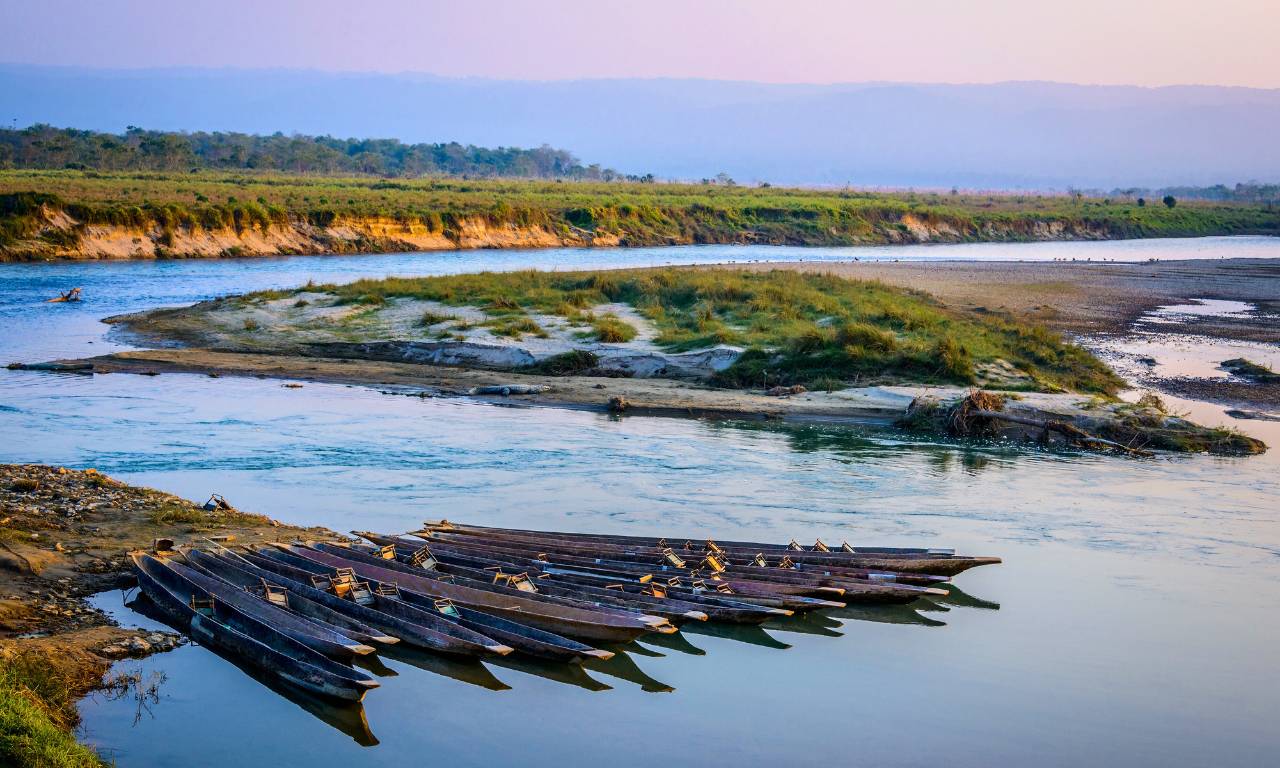 Nepal_Il_respiro_dell_Himalaya_Chitwan_Piroghe_carosello