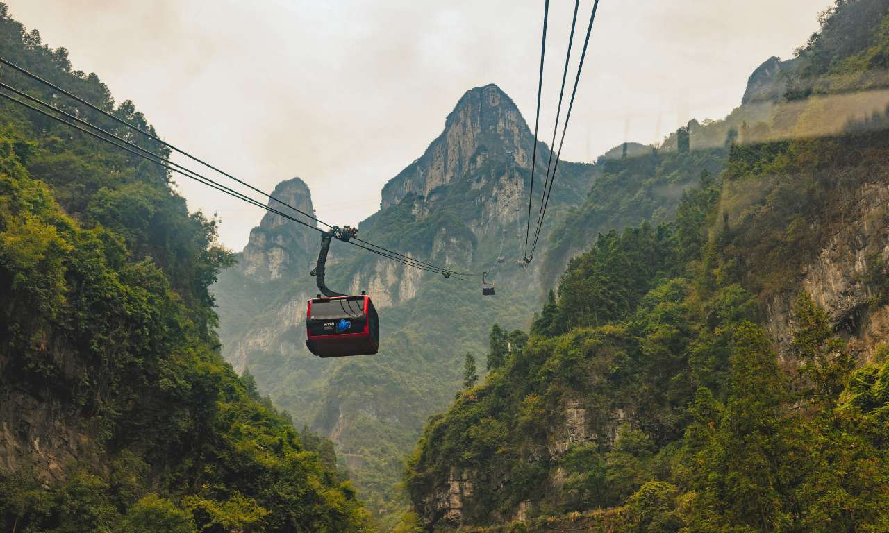 Cina_Fuori_rotta_Zhangjiajie_Funivia_carosello