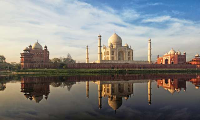 India_Il_profumo_dei_colori_Holi_Festival_2027_Agra_Guglie_carosello